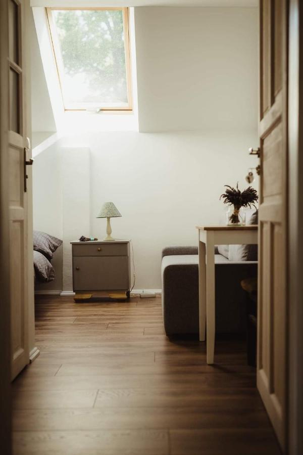 르보베크 슬라스키 Lawendowa Stajnia B&B 외부 사진